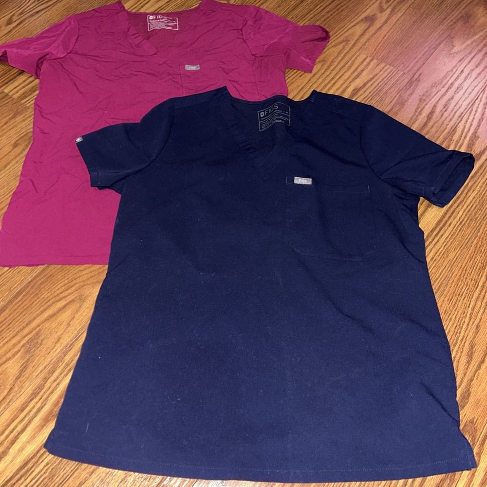FIGS Catarina Scrub Top One Pocket Lot Of 2 In Magenta & Navy Womens Medium
